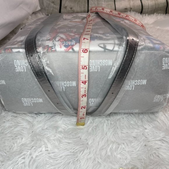 LOVE MOSCHINO White Graffiti Leather Backpack - Picture 15 of 15